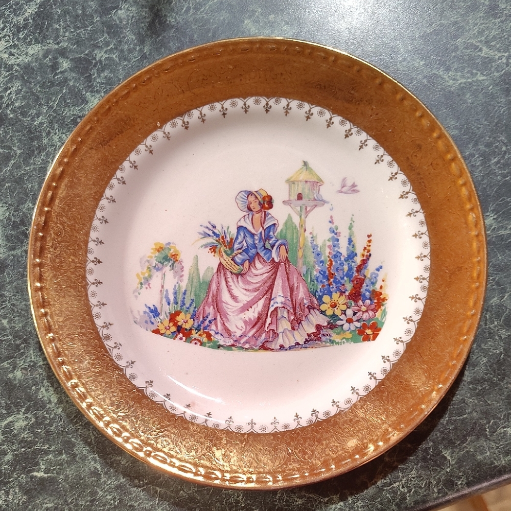 Homer Laughlin Gold and Multicolor Decorative Plate